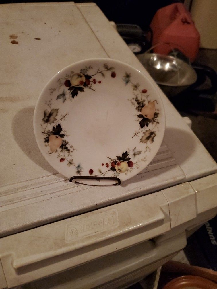 4" Flower Dish With Wire Holder