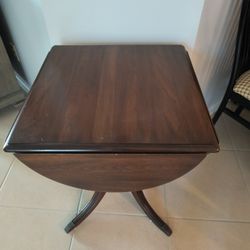 Drop Leaf Table 4 Sides 