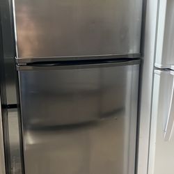 Whirlpool Stainless Steel Top Freezer Refrigerator 18 Cu Ft 