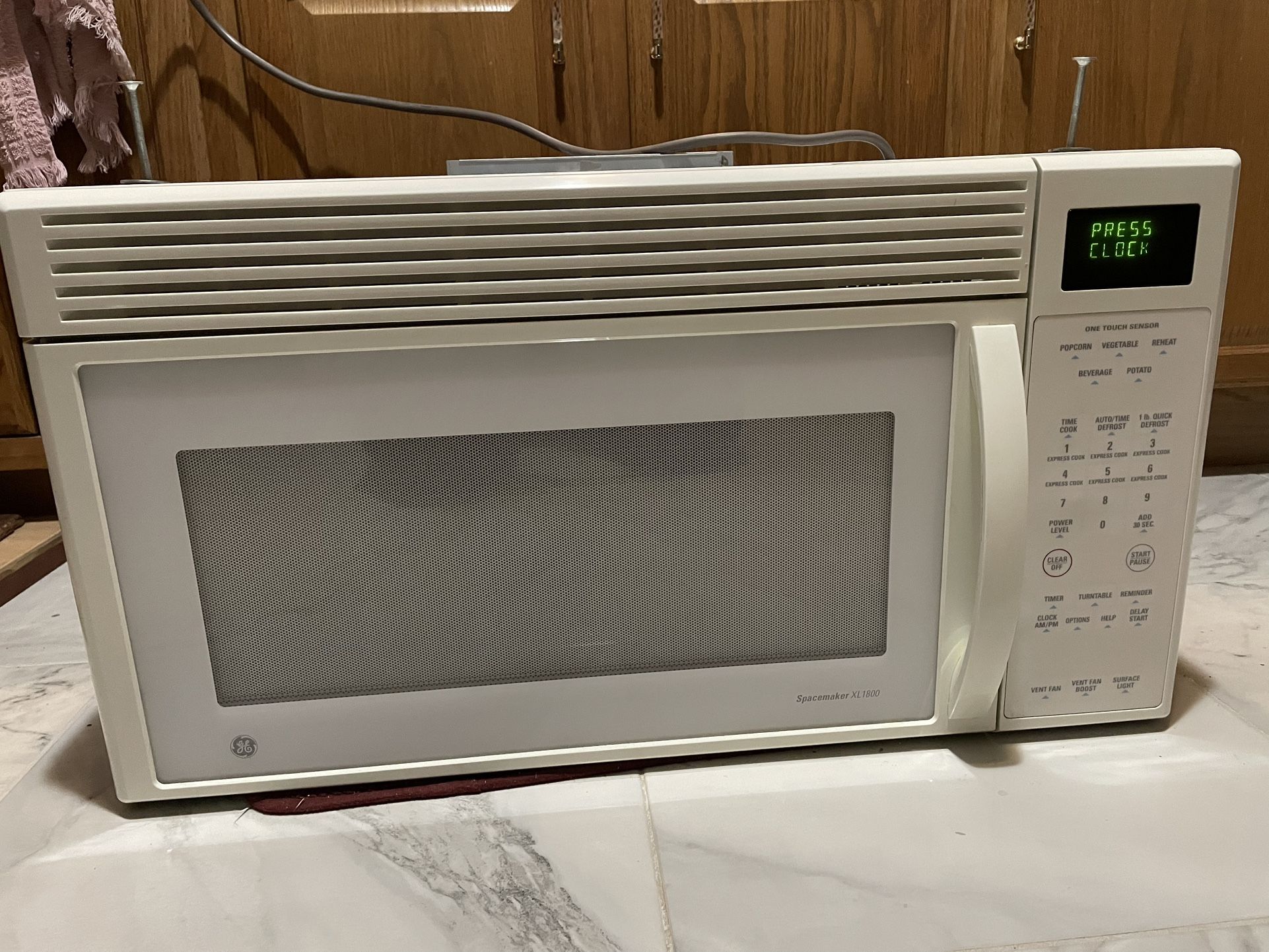 GE Under Cabinet Microwave Vent Hood