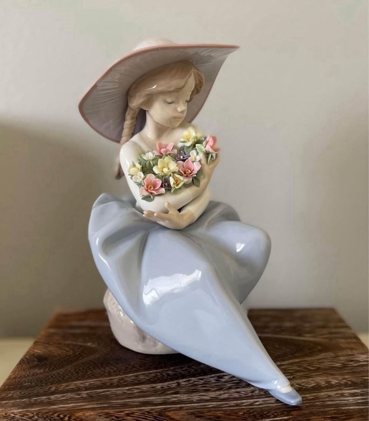LLADRO Fragrant Bouquet Girl Figurine