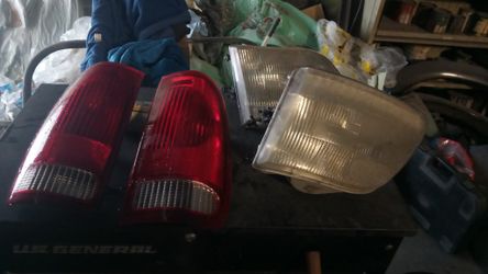 F150 Extcab1992to 01 Back Glass And HeadLigths And Tails Light