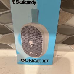 New Skullcandy Bluetooth and a clever built-in strap Speaker waterproof