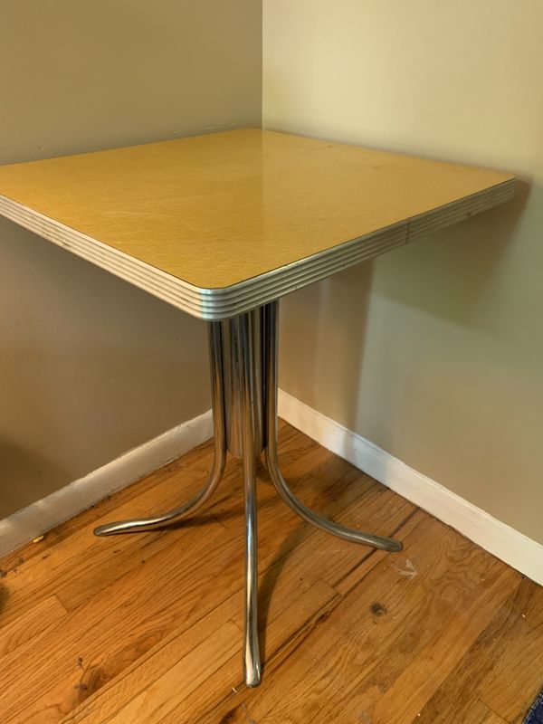 Retro Diner Table for Sale in Brooklyn, NY - OfferUp