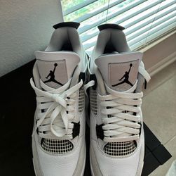 Military Jordan 4