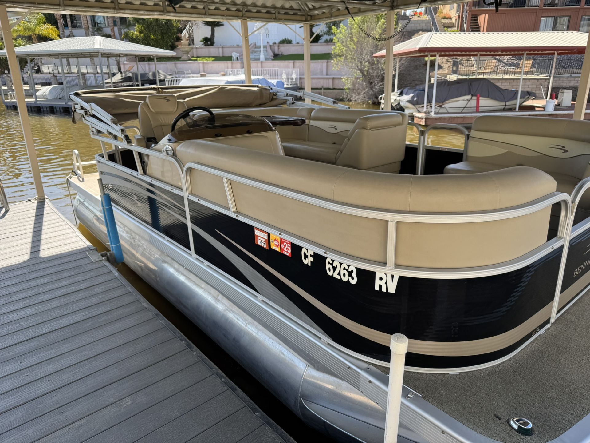 2013 Bennington Pontoon Boat