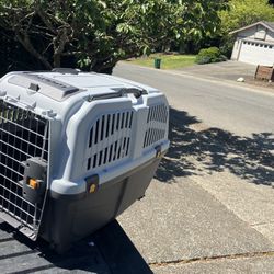 Medium Dog Kennel Skudo Crate Carrier Airline Approved like New 28” L by 20” W by 20”