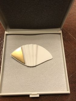 Hutschenreuther Vintage Brooch