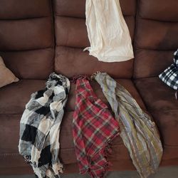 4 Womens Scarfs
