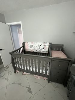 Delta 4-1 Crib With Changing Table And Mattress