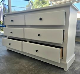 Nice dresser!!