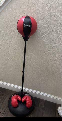 Kids Punching Bag With Stand And Gloves