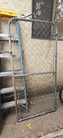 Metal Side Gate