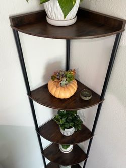 Rustic brown corner shelves. Already assembled!