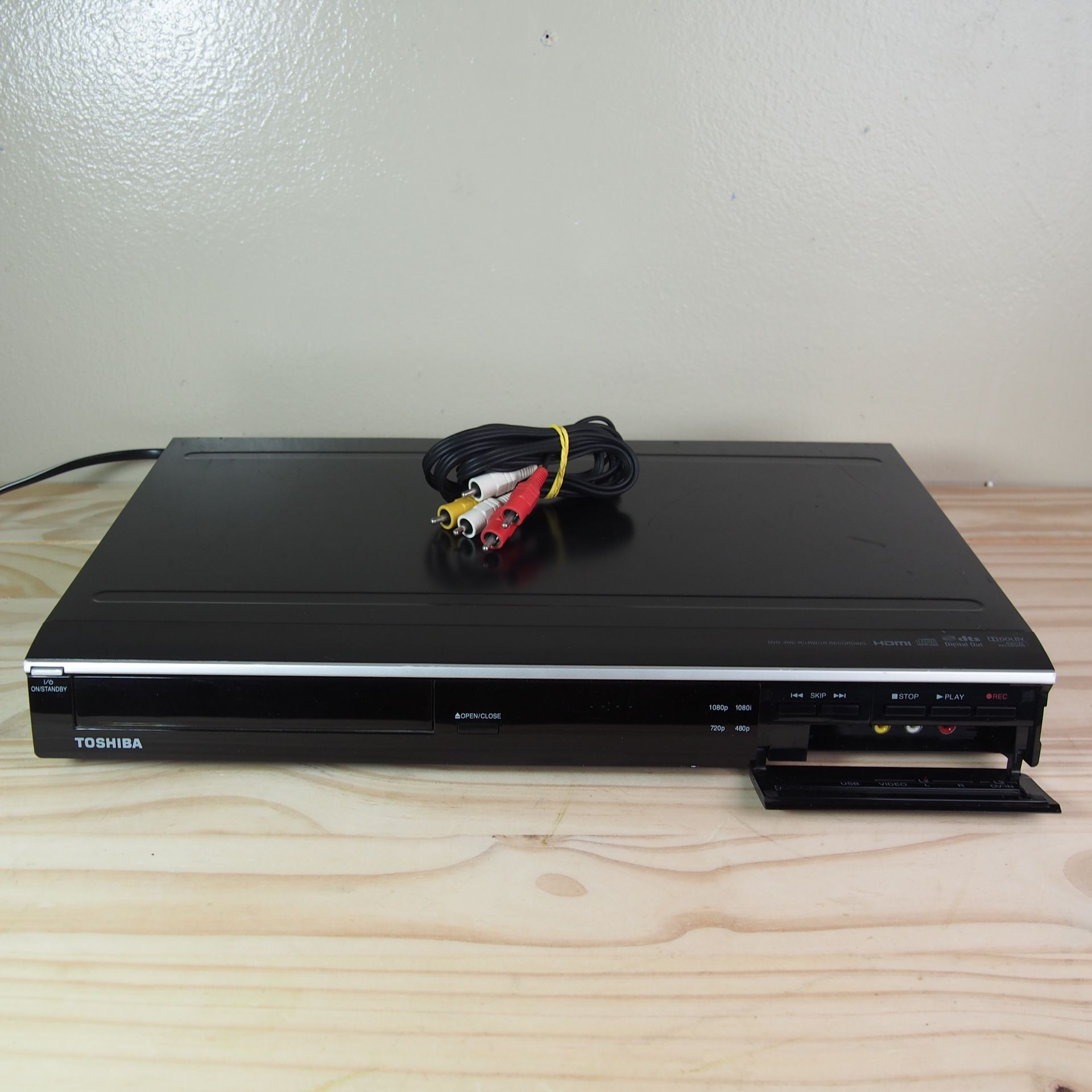Toshiba DR430KU DVD Video Recorder Player HDMI 1080p No Remote Tested Works EUC Comes with Cables *ask for remote. I might have an extra one Fully Tes