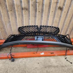 2024-2025 Lincoln Nautilus Front Grille and Lower Grille Used Oem