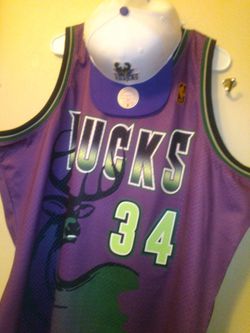 Ray Allen Milwaukee Bucks Jersey for Sale in Jersey City, NJ - OfferUp