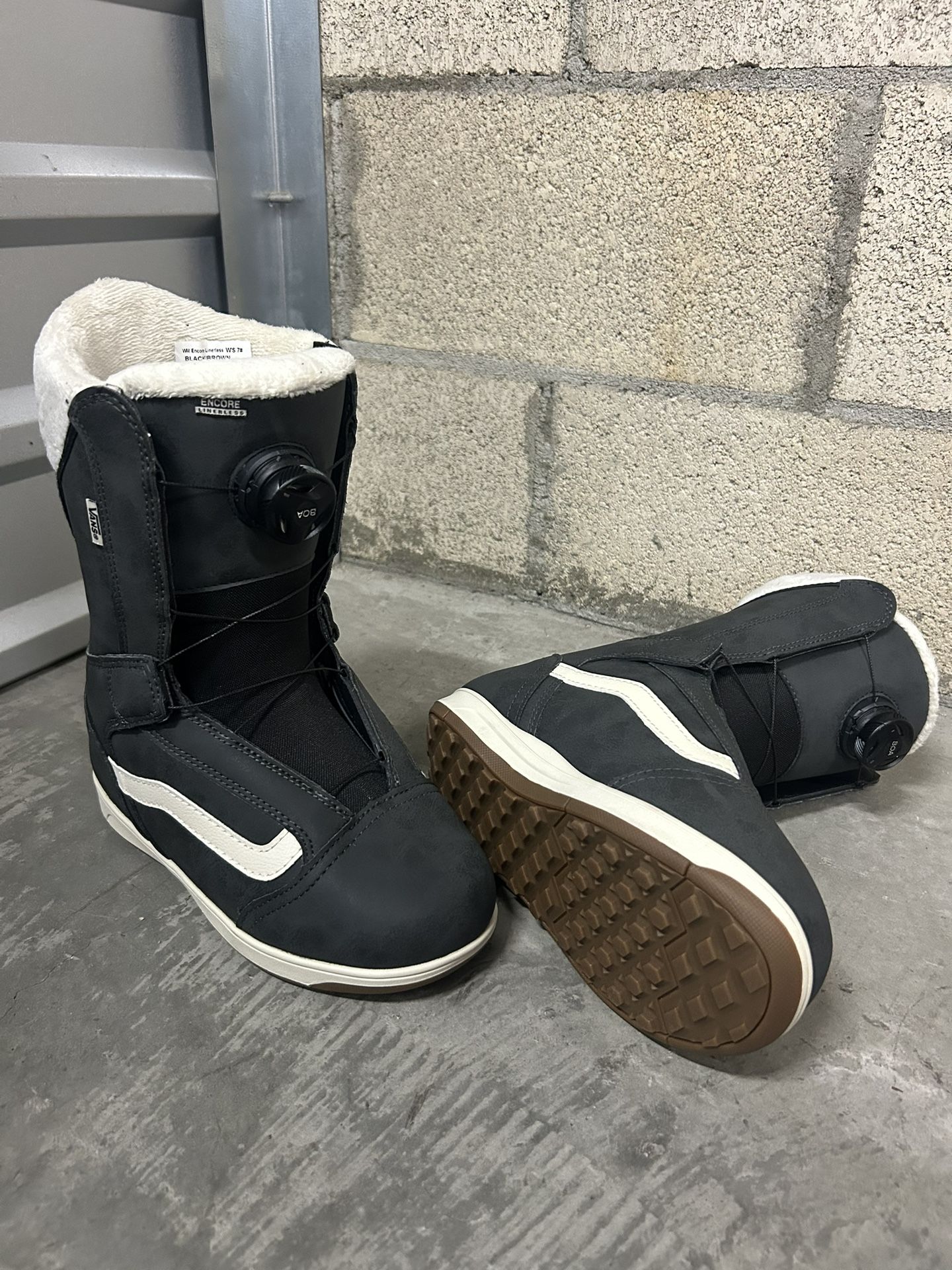 Vans Women Snowboard Boots
