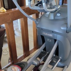 Octane Q47ce elliptical exercise machine Professional