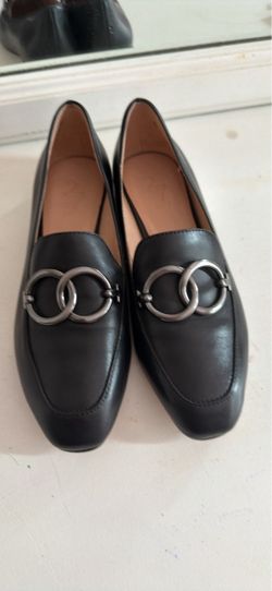 Women flats