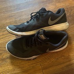 Nike flex men’s training shoes size 12