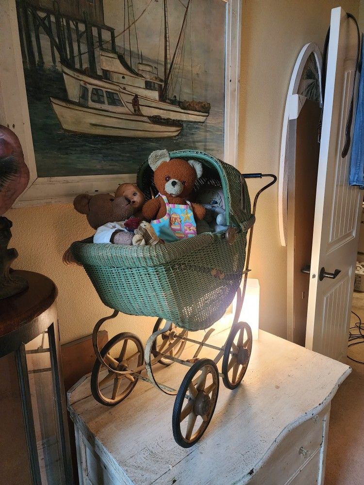 Antique Baby Doll Buggy.