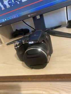 Finepix S4250 Camera
