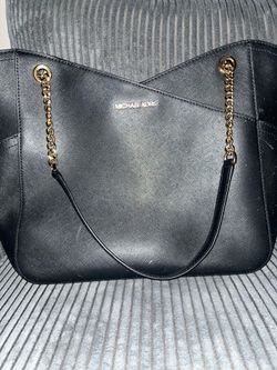 Black Michael Kors bag