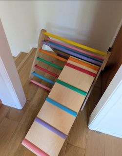 Montessori large wooden Pikler triangle