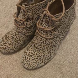 TOM’s Unique Leopard Bootie Wedges, Womens Sz 8