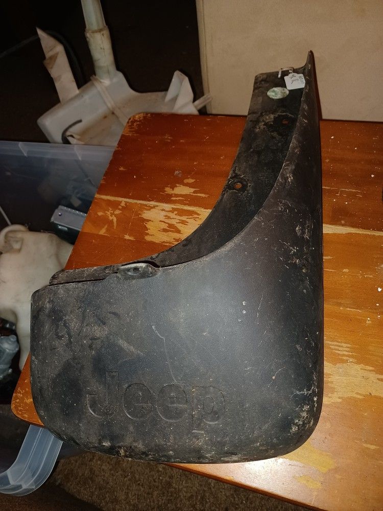 02 Jeep Liberty Rr Splash Guard