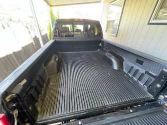Duraliner brand bedliner. Fits 2011 to 2016 Ford Super Duty short bed (6.8 ft).