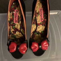 Betsey Johnson Betseyville Black Red Plastic Bow Heels - Size 7.5