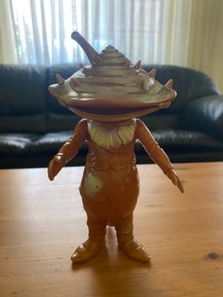 Kanegon Bandai 1983 Mold Sofubi Ultra Q Kaiju Vinyl Figure broken eye