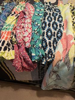 16 Crown and Ivy xs-s Tops $50