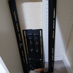 TV WALL MOUNT.  (swivel/stationary) $BEST OFFER 
