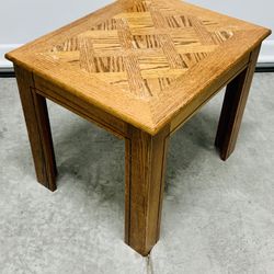 Small Wood End Table Night Stand 22”x 18”x 18”tall 