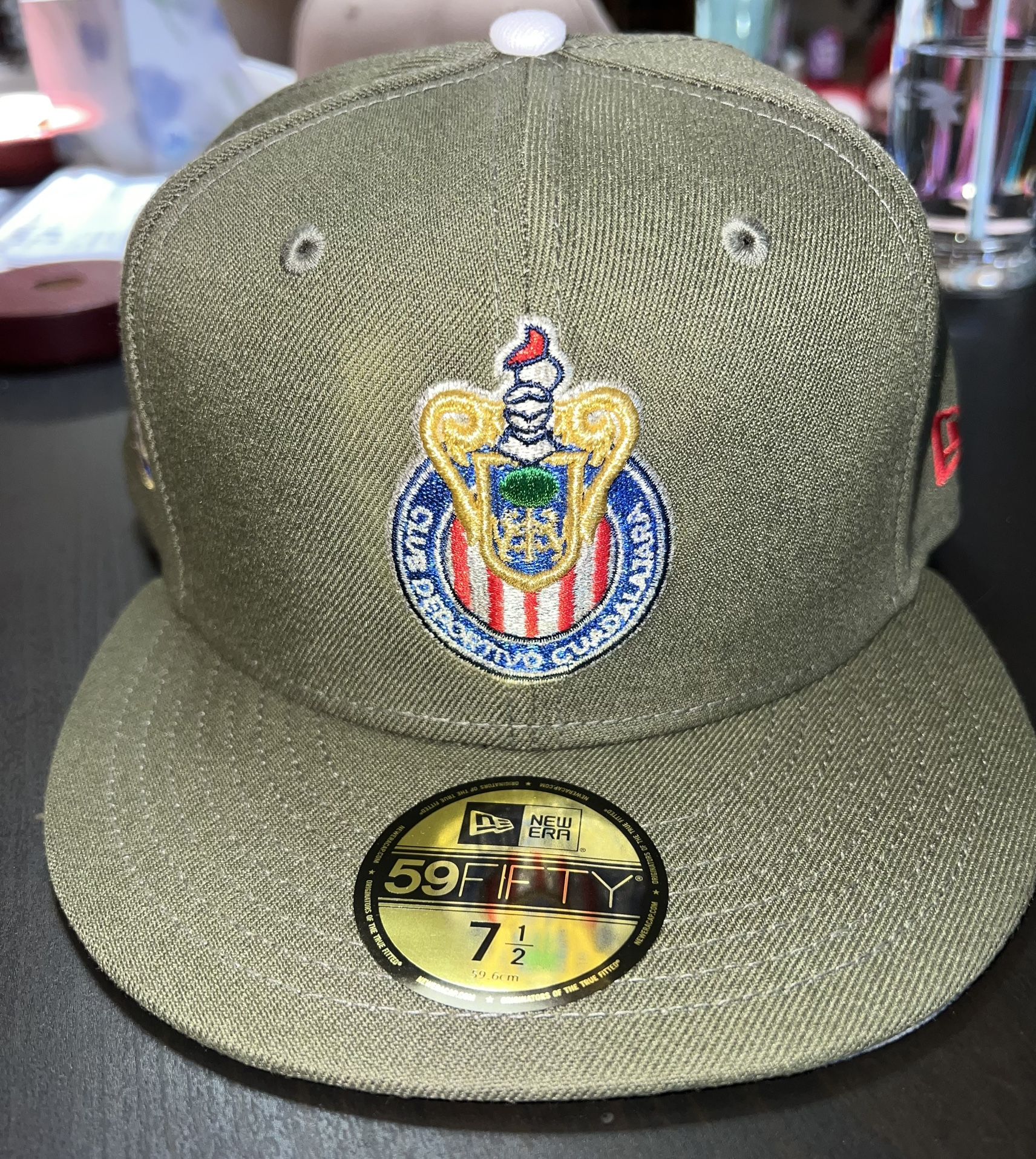 NEW ERA EXCLUSIVE 59FIFTY OLIVE GREEN "CHIVAS DE GUADALAJARA" W/ 115 ANNIVERSARY SIDEPATCH × 1