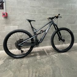 Intense Cycles 951 Trail Full Carbon Mountain Bike – Size Large – New Condition