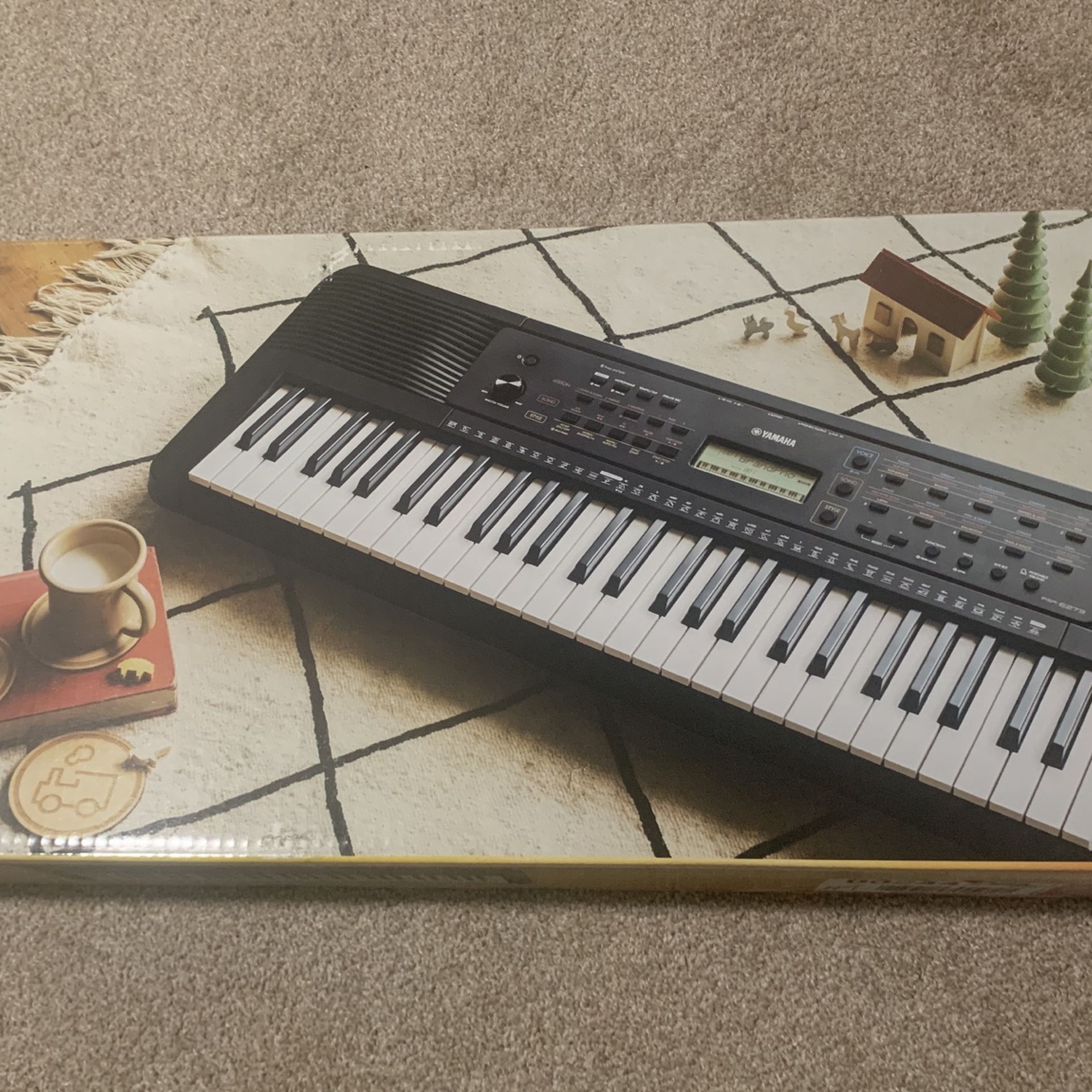 Yamaha Psr-E273 Piano Keyboard