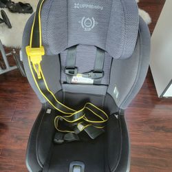 UPPAbaby Knox Convertible Car Seat – 2020 Model – Excellent Condition

Selling our gently used UPPAbaby Knox car seat.
