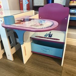 Kids Frozen desk