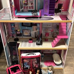 Doll House Plus Accessories 