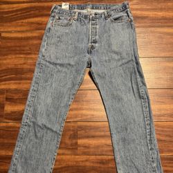 Levi’s 501 light blue jeans