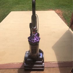 Dyson Dc 28 Vacuum 