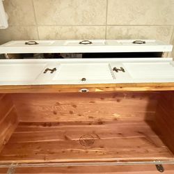 Lane Cedar Chest – Solid Wood Hope Chest – Vintage Storage Bench (42”)