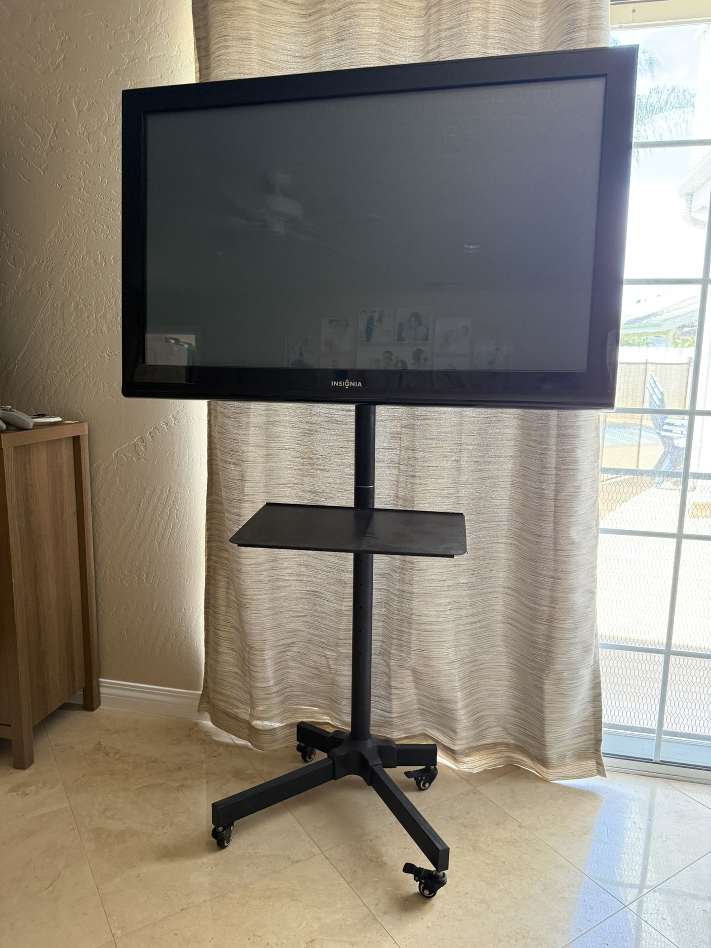 42” Insignia TV w/ 5ft Rolling Stand