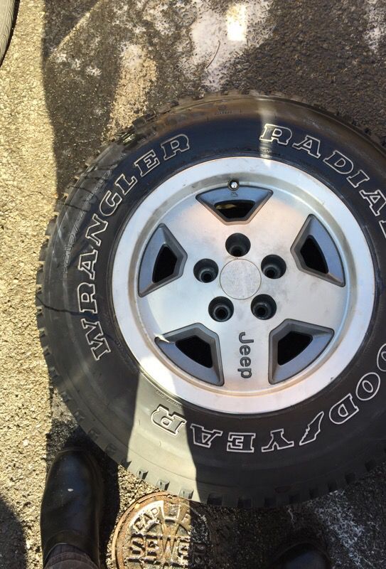 Have one Jeep Used Tire withe Rim 215/75/R15