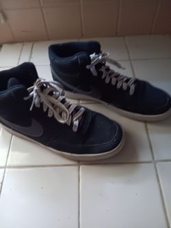Black Nike's.
