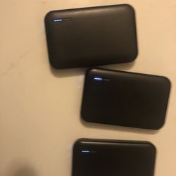 3 Mini Power Banks 